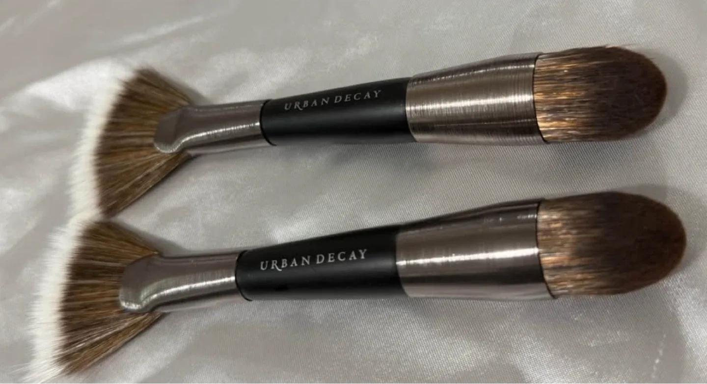 Urban Decay Shapeshifter Duo Ended Brushes thumbnail