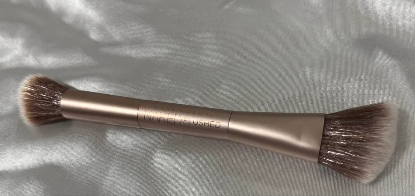 Urban Decay Naked Flushed Duo Makeup Brush thumbnail