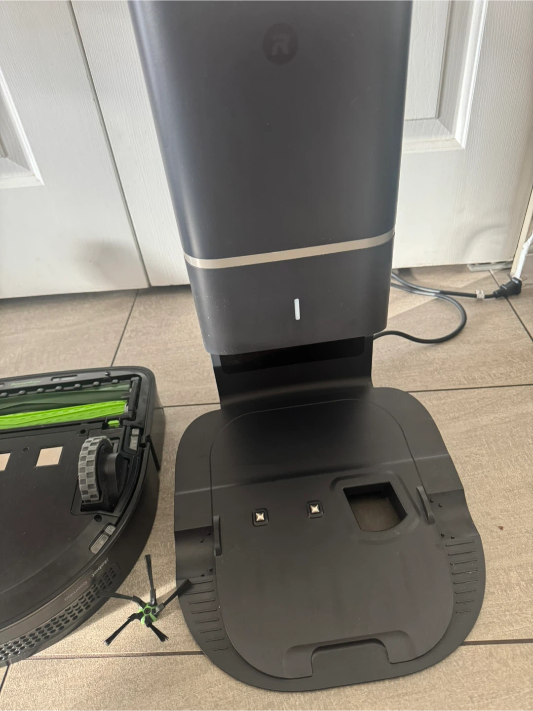 iRobot Roomba s9+ Robot Vacuum self emptying - photo 4