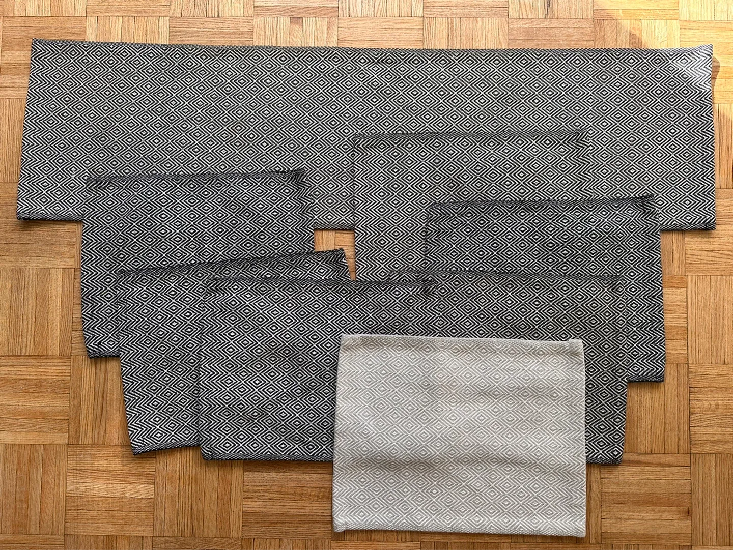 IKEA Ingrid Table Cloth Set thumbnail