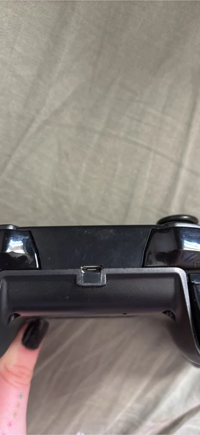 Black Xbox Controller image indicator(3)