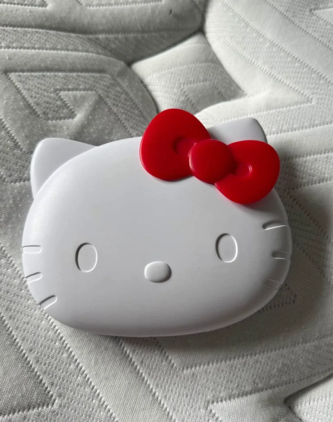 Hello Kitty Light up Compact Mirror thumbnail