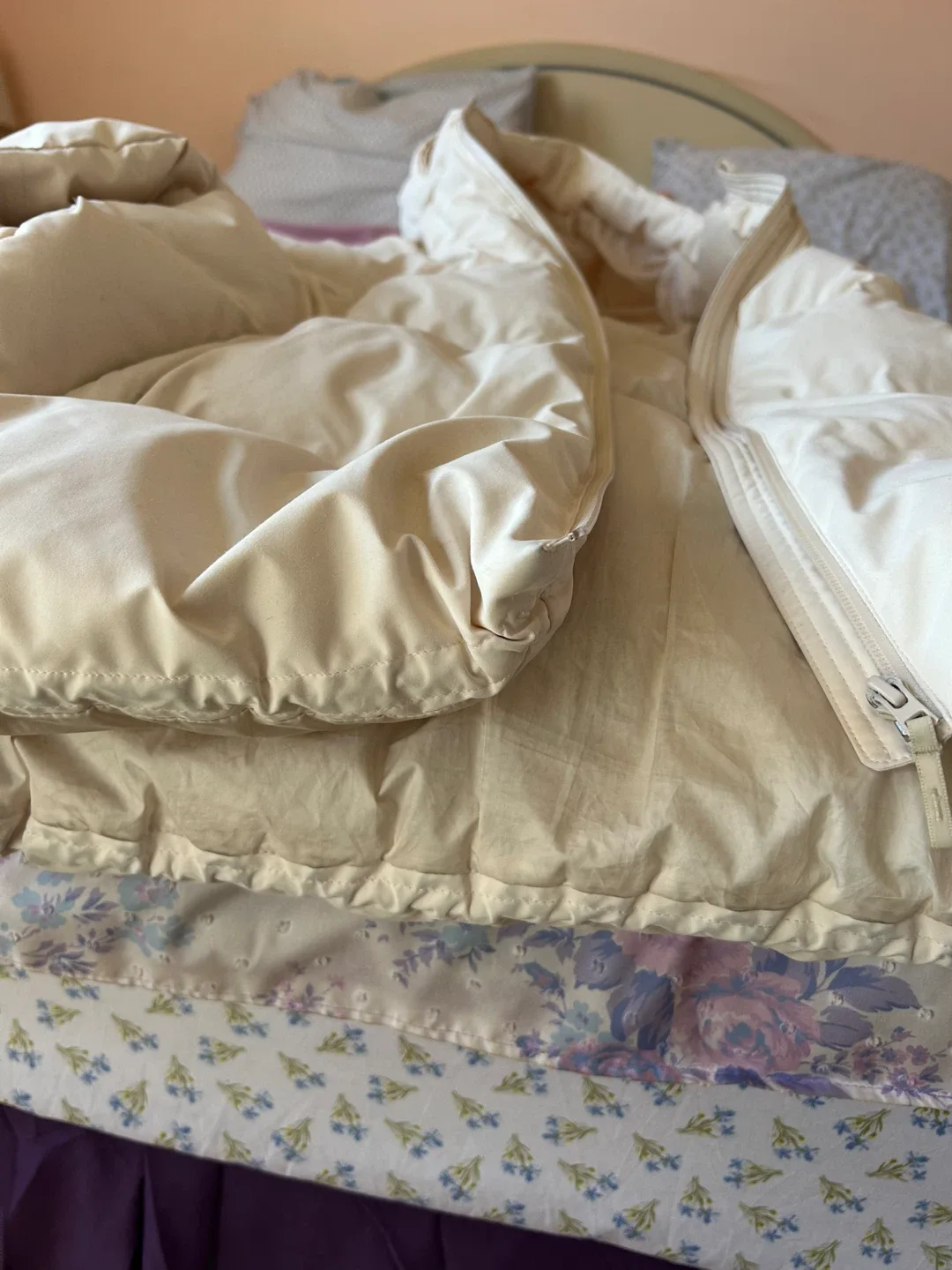 Uniqlo Padded Down Jacket - Size XL women’s image indicator(4)