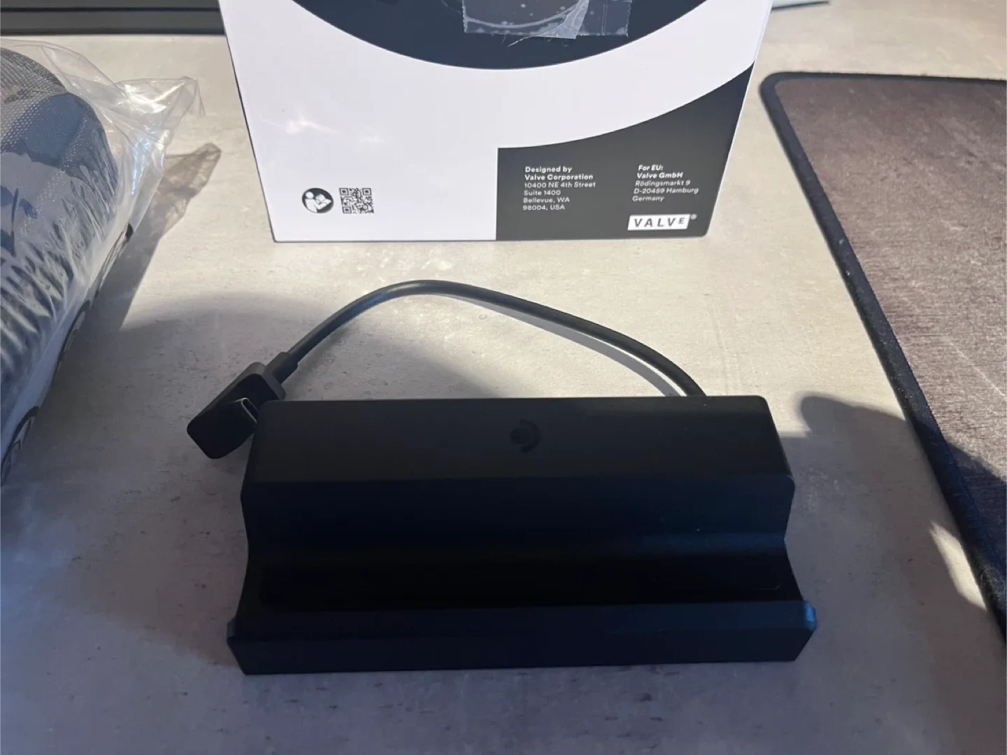 Steam Deck 512GB + Offical Dock image indicator(2)