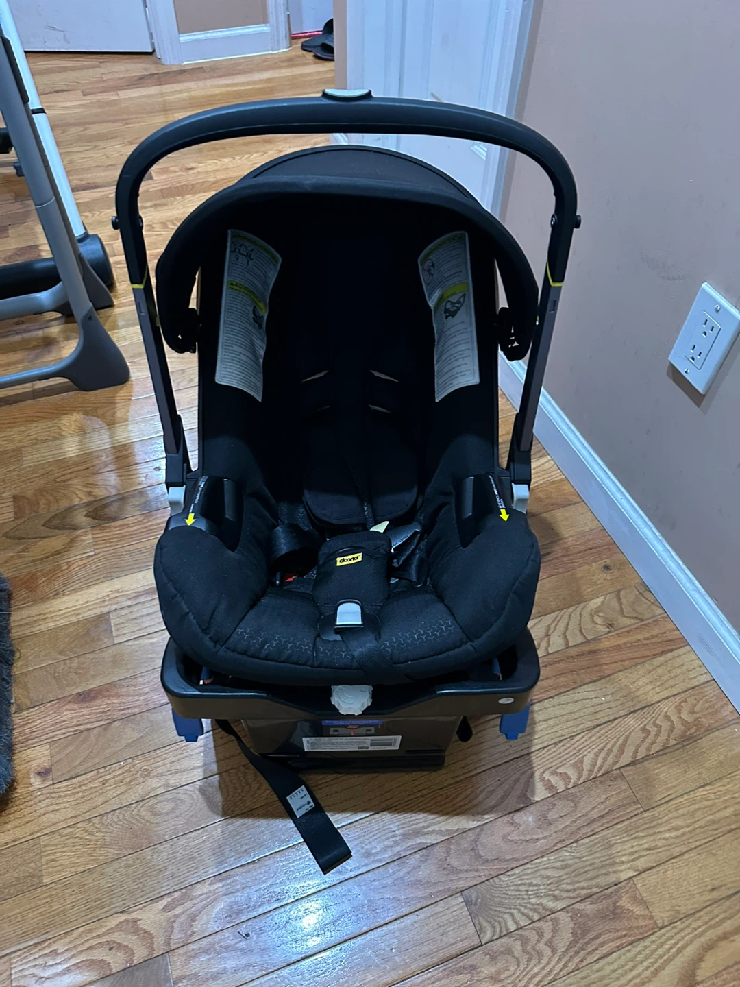 Doona Infant Car Seat/Stroller - Black - photo 3