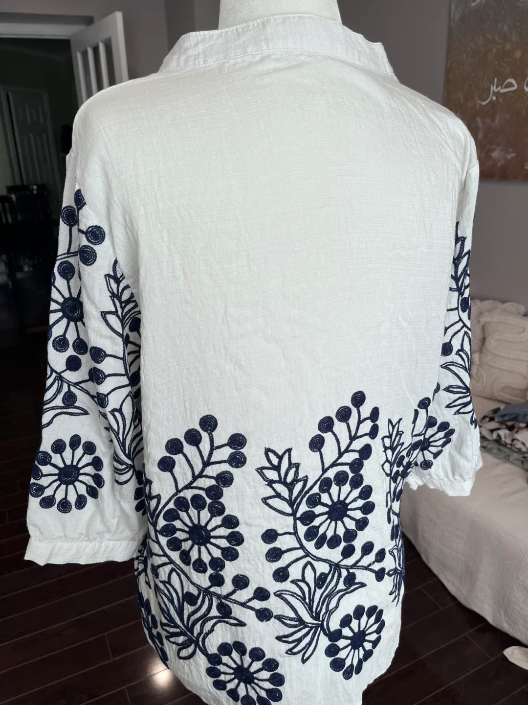 White Floral Blouse image indicator(2)