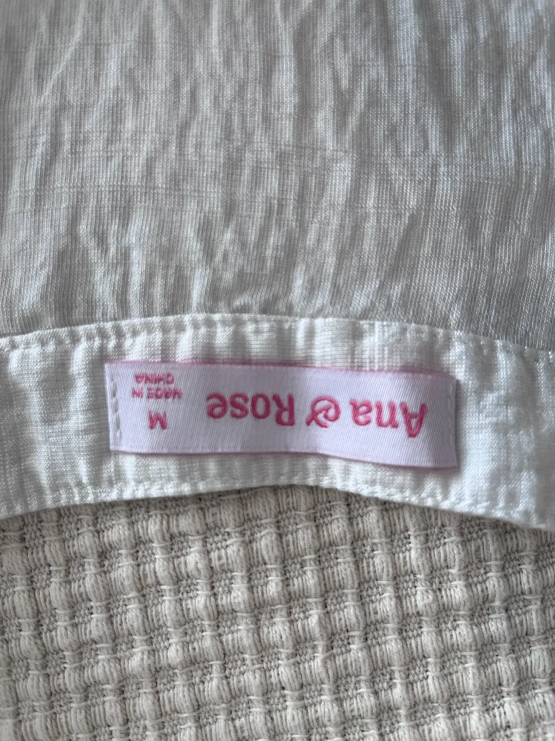 White Floral Blouse image indicator(5)