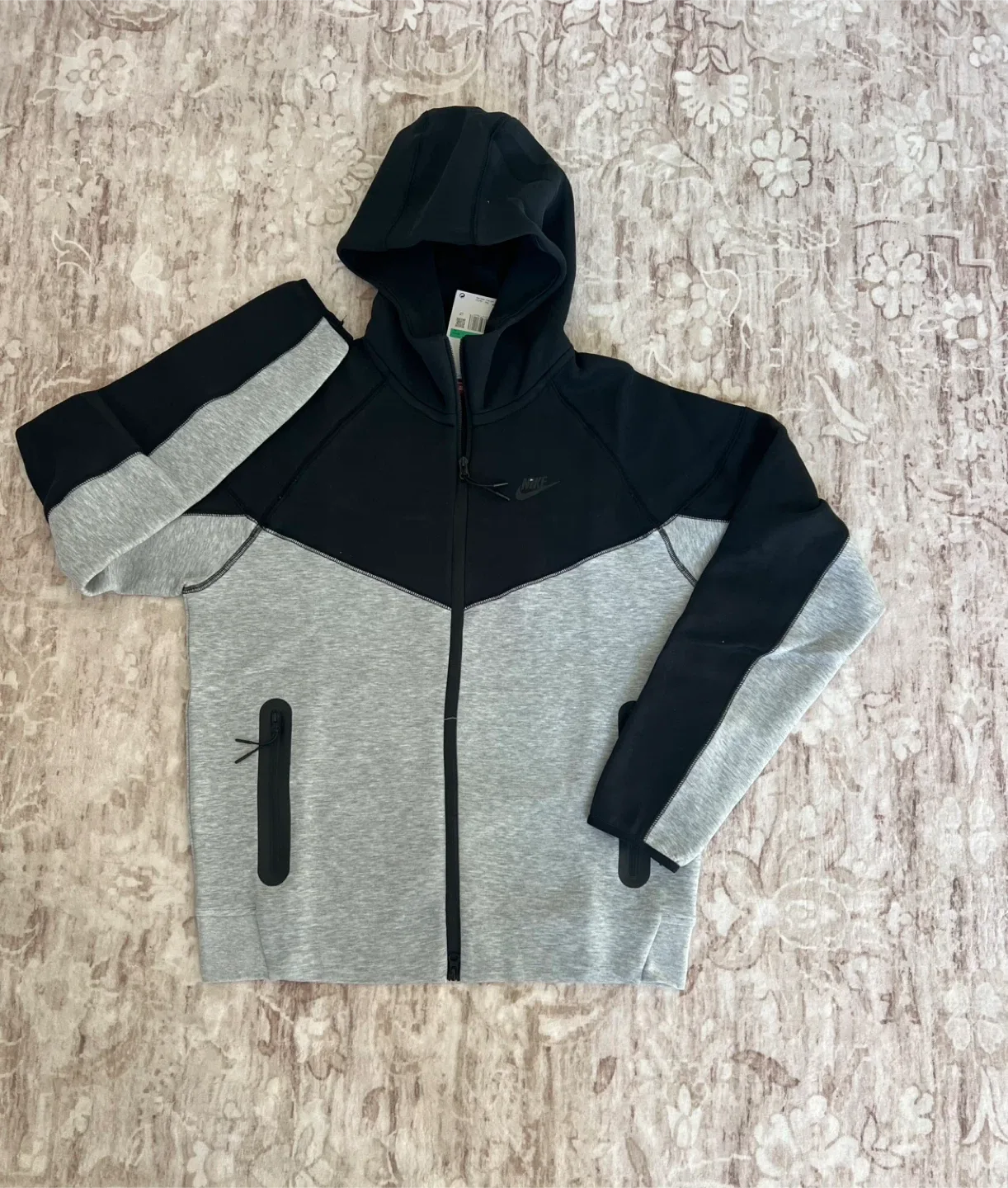 Nike Tech Fleece Black/Grey Tracksuit - NEW image indicator(2)