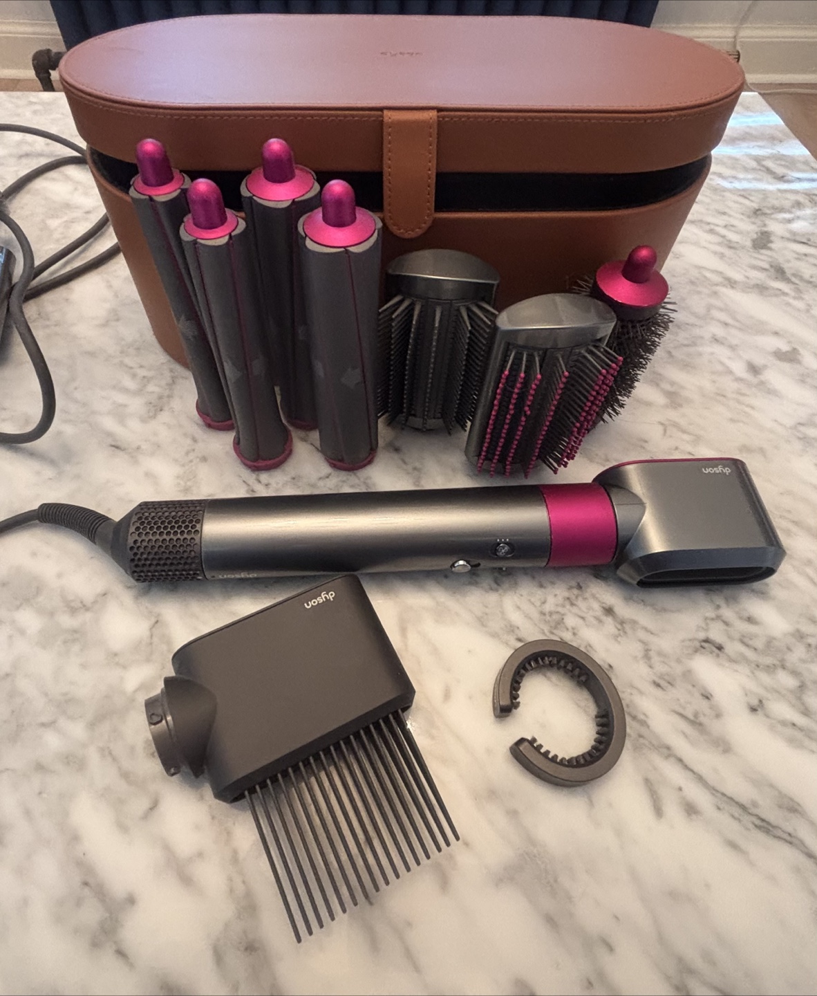 Dyson Airwrap Styler (original) includes case