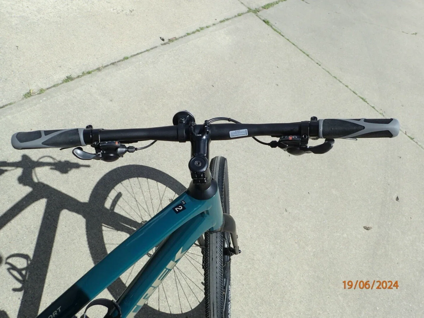 Trek Dual Sport 2 Bike - Teal image indicator(2)