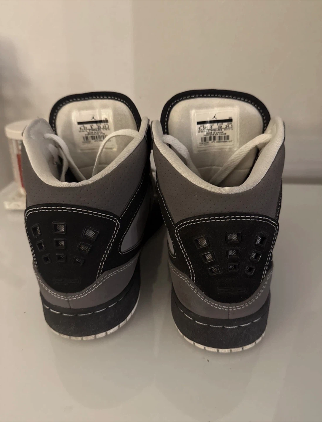 Jordan Basketball Shoes - Size 6.5y - photo 3