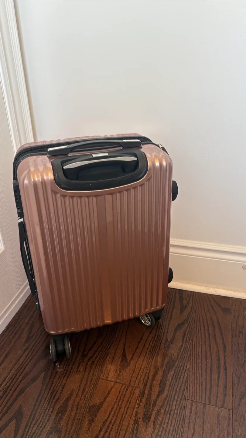 Rose Gold Carry-On Suitcase image indicator(2)