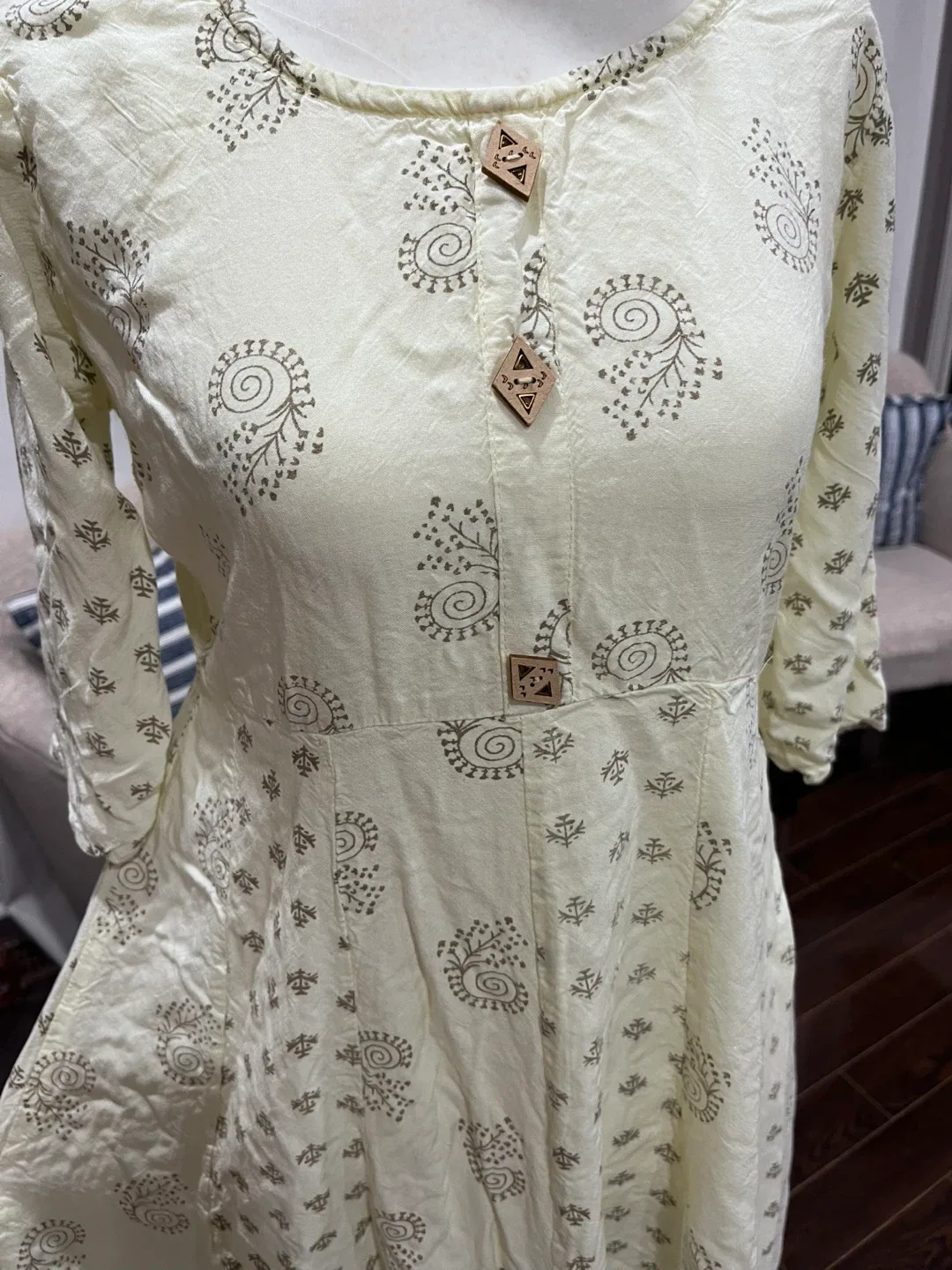 Pale Yellow Cotton Kurti image indicator(3)