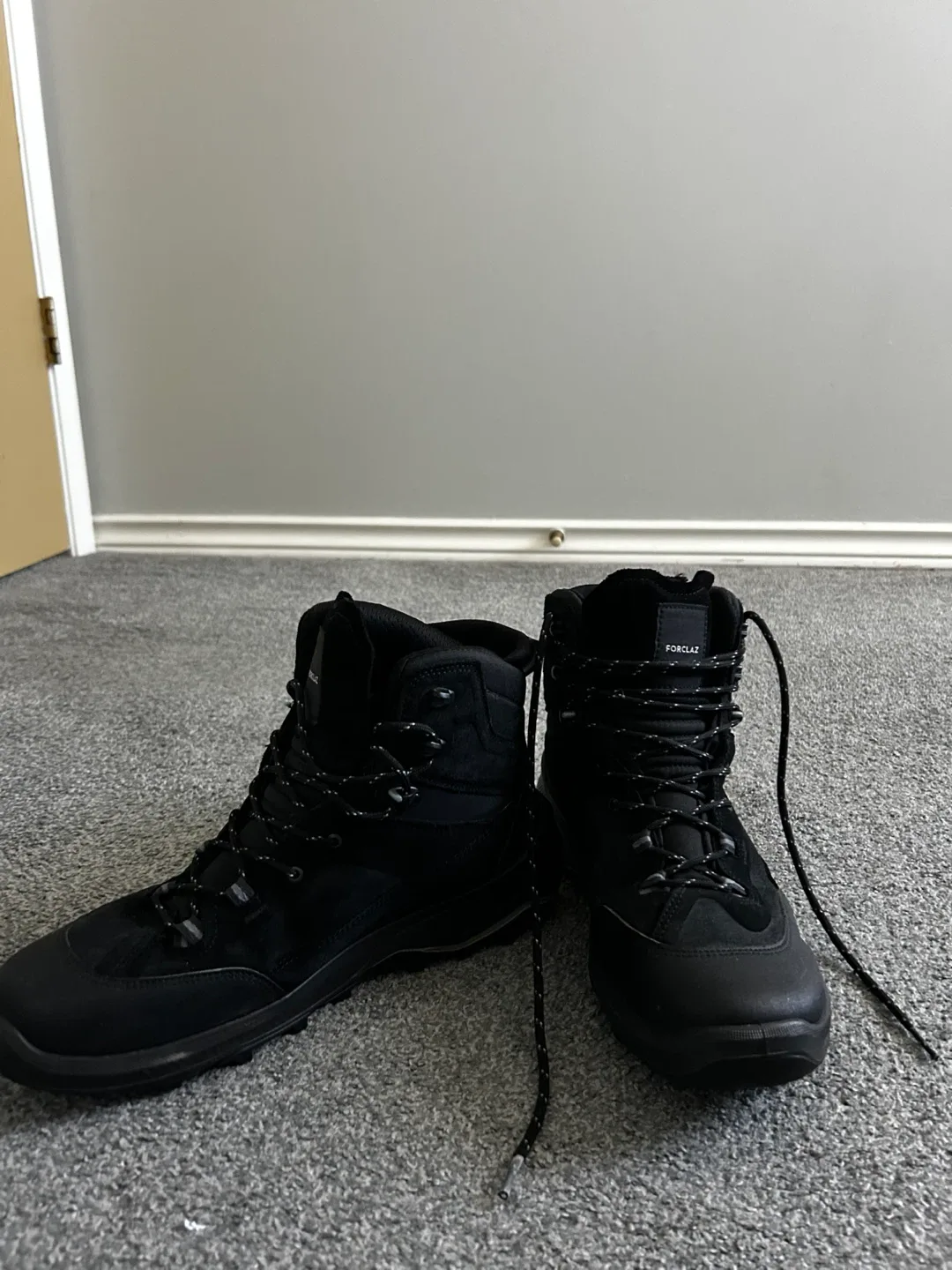 Forclaz Black Hiking Boots - EU 44/ US 10 image indicator(3)