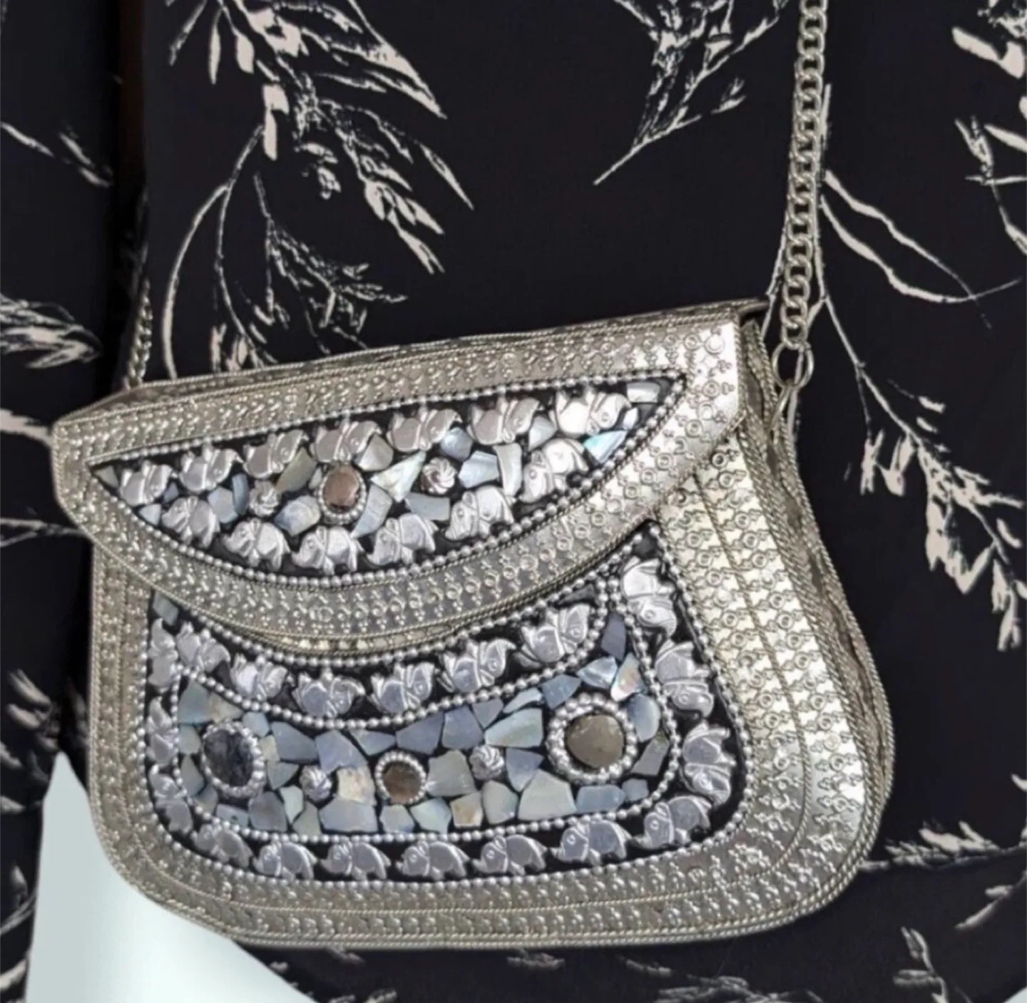 Vintage Handmade Mosaic Mother of Pearl Crossbody Metal Purse image indicator(5)