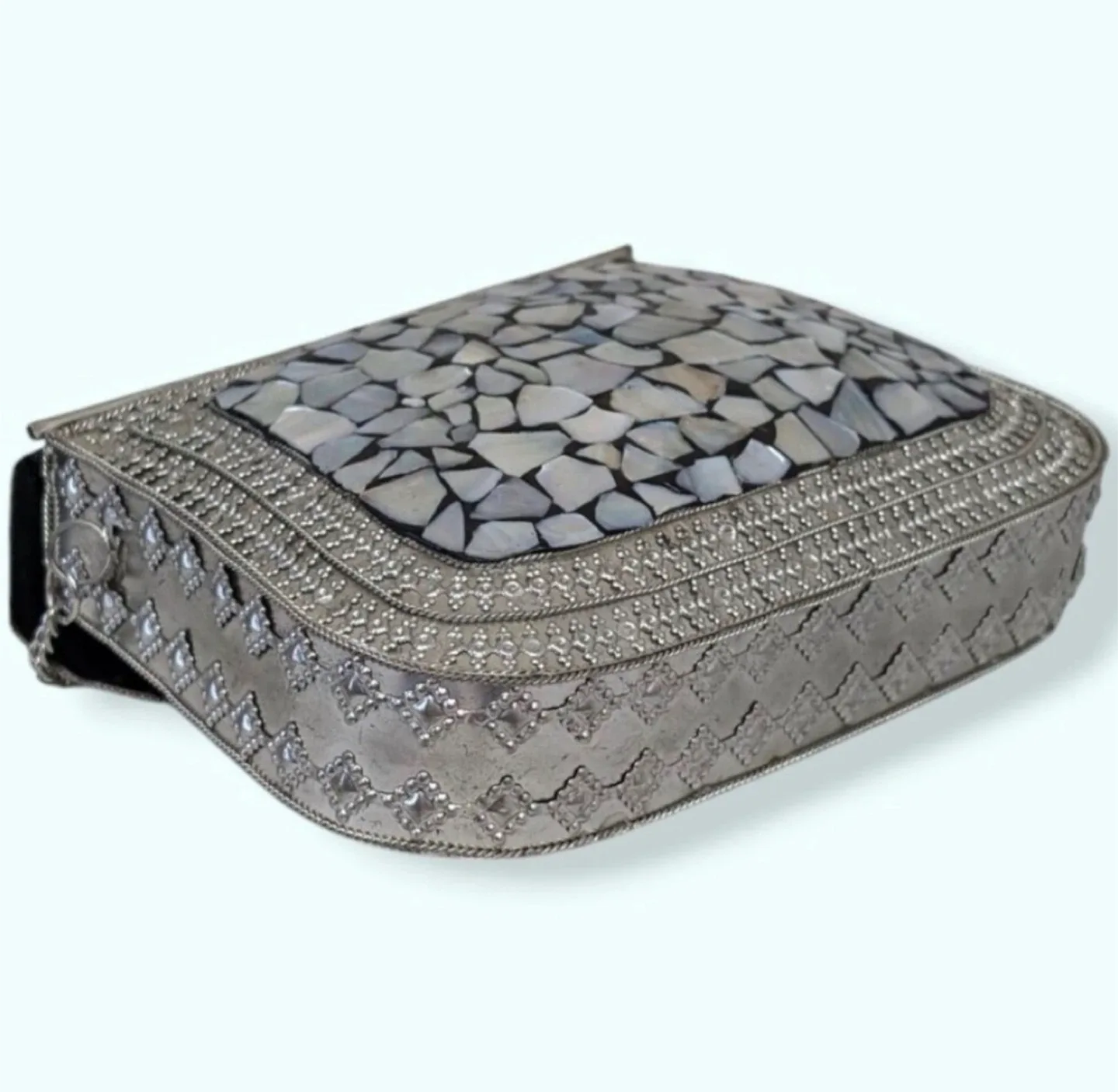 Vintage Handmade Mosaic Mother of Pearl Crossbody Metal Purse image indicator(8)