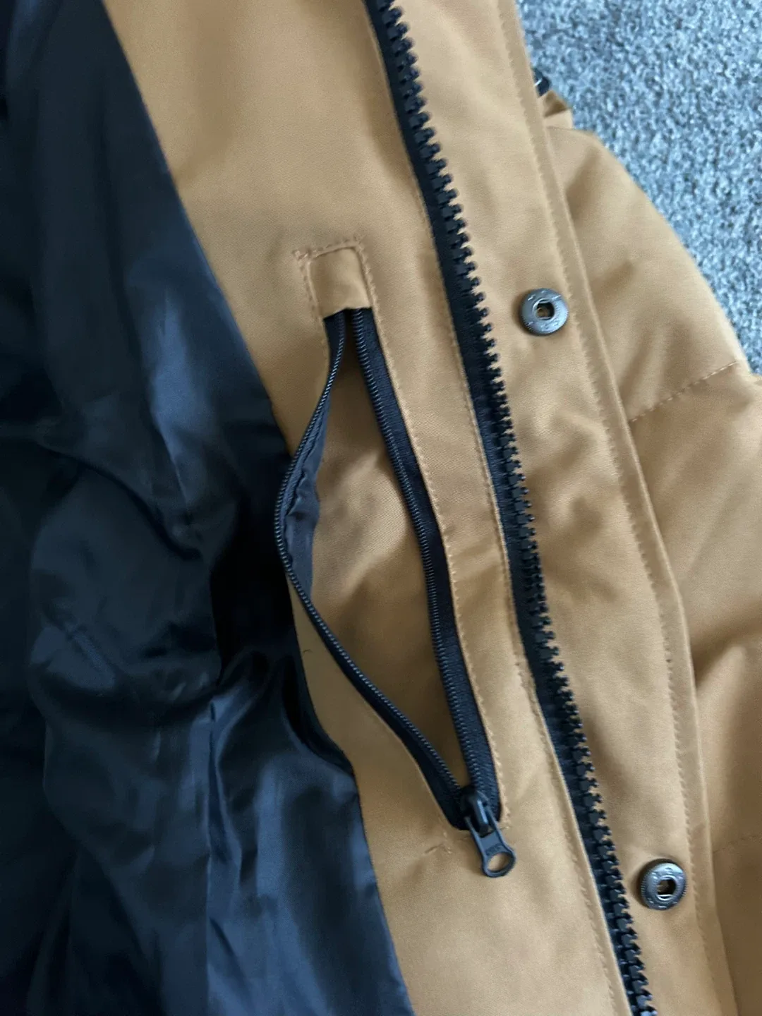 Canadiana Puffer Jacket - Khaki image indicator(7)