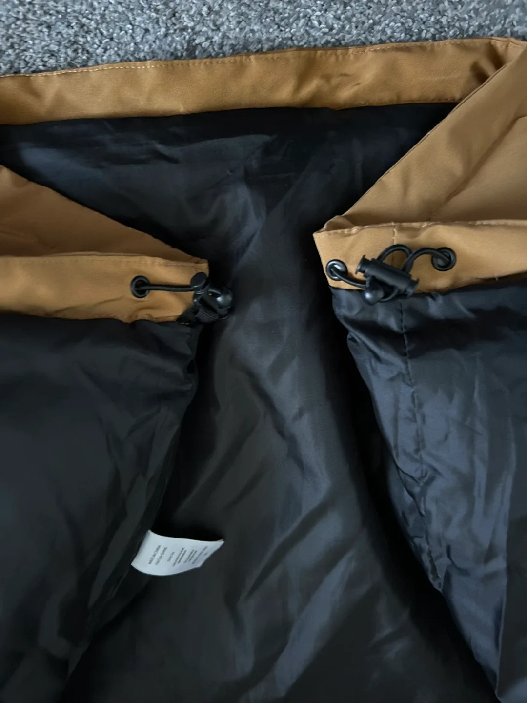 Canadiana Puffer Jacket - Khaki image indicator(8)