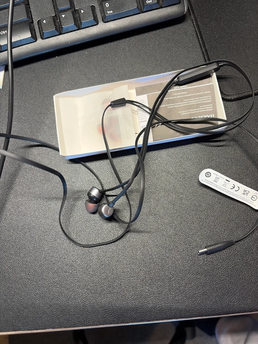 JBL In-Ear Headphones - Like New! thumbnail