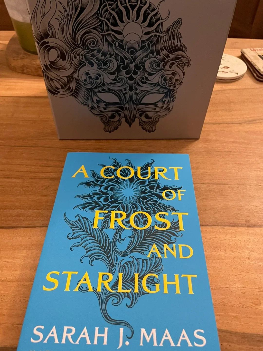 A Court of Thorns and Roses -  Sarah J. Maas - Paperback Set image indicator(6)