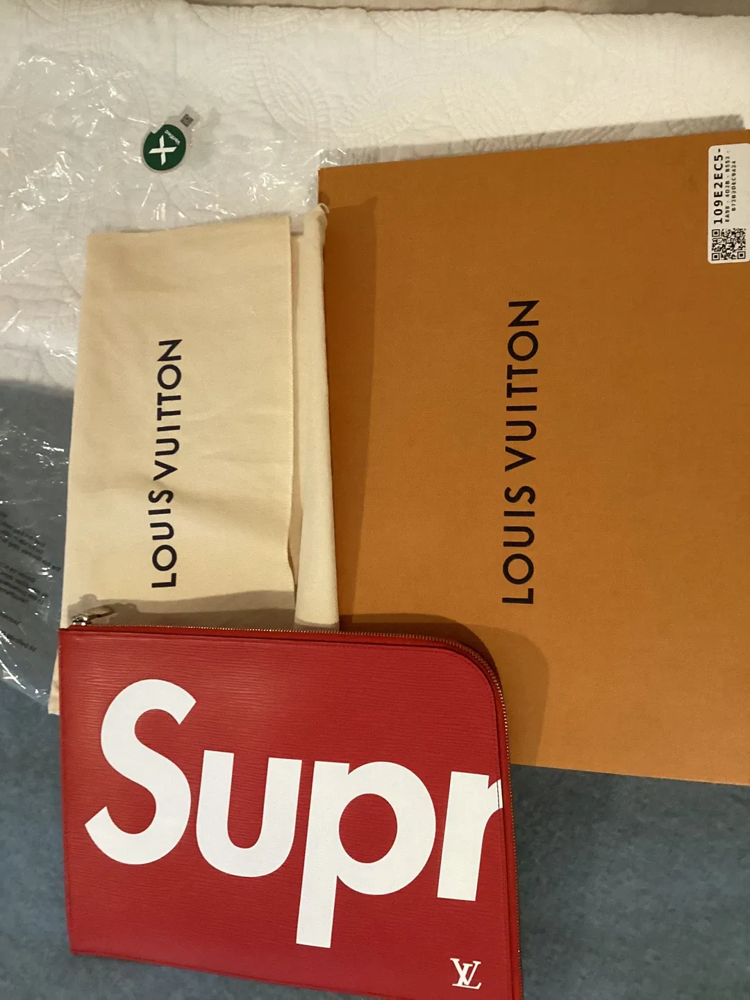 Louis Vuitton x Supreme Red Epi Leather Pouch thumbnail