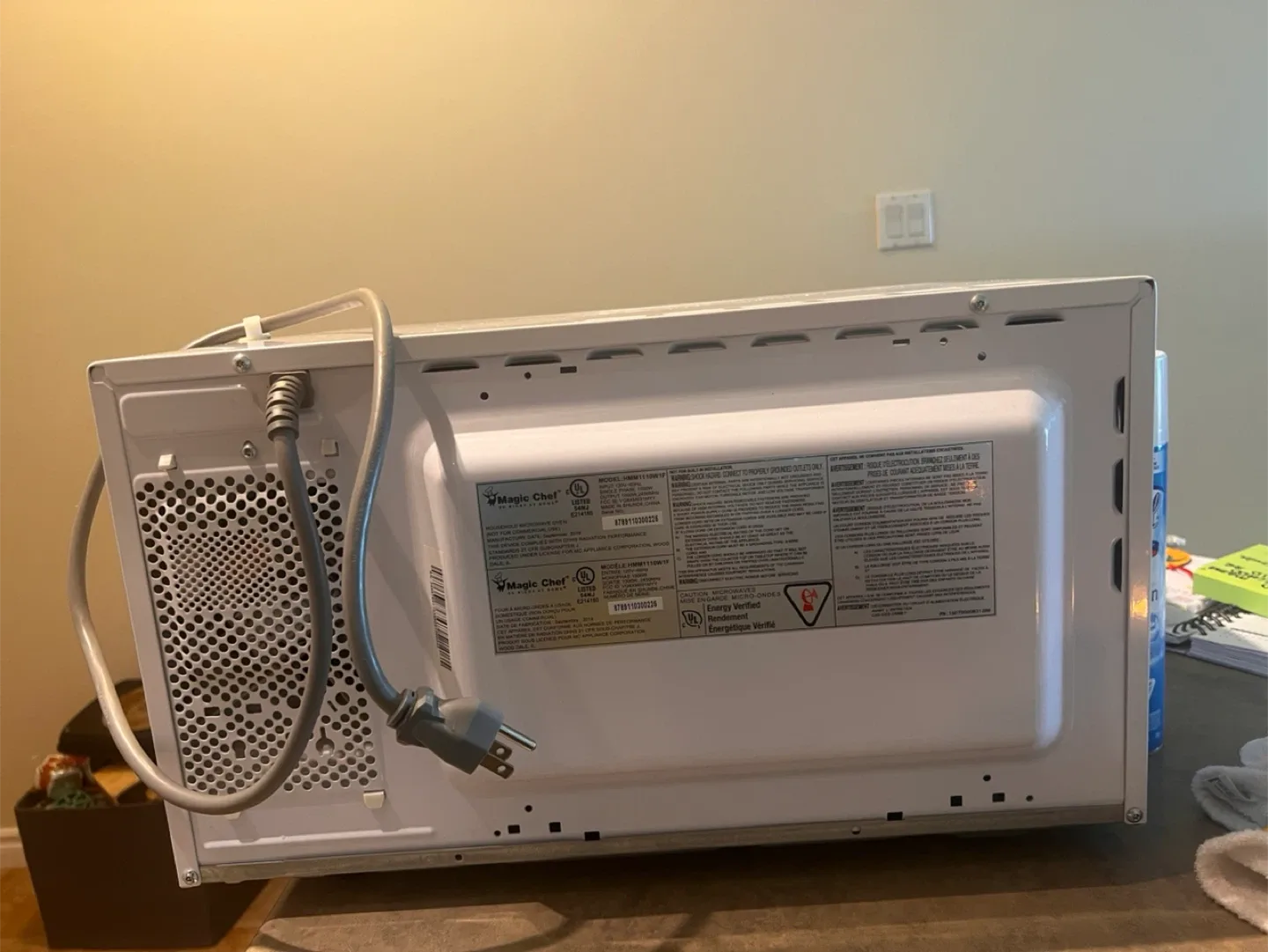 Magic Chef White Countertop Microwave image indicator(7)