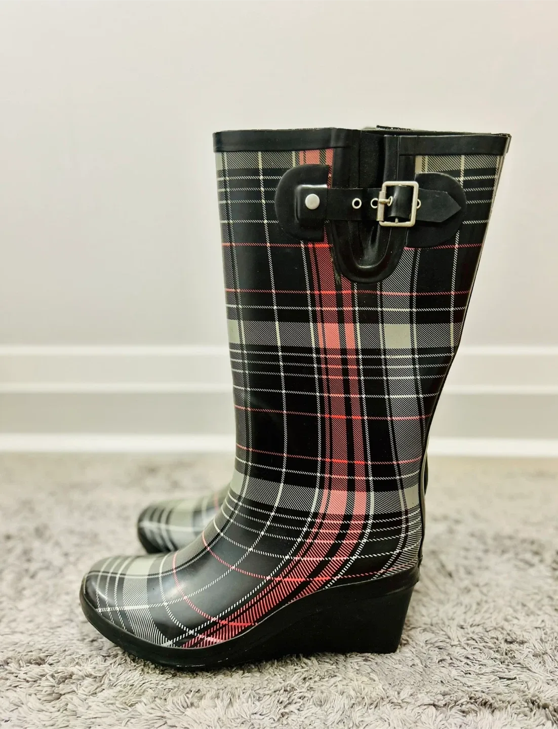 Totes Plaid Rain Boots, Size 7 image indicator(2)