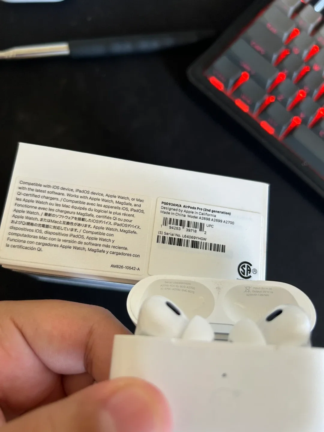 Apple AirPods Pro 2nd Generation - Like New image indicator(6)