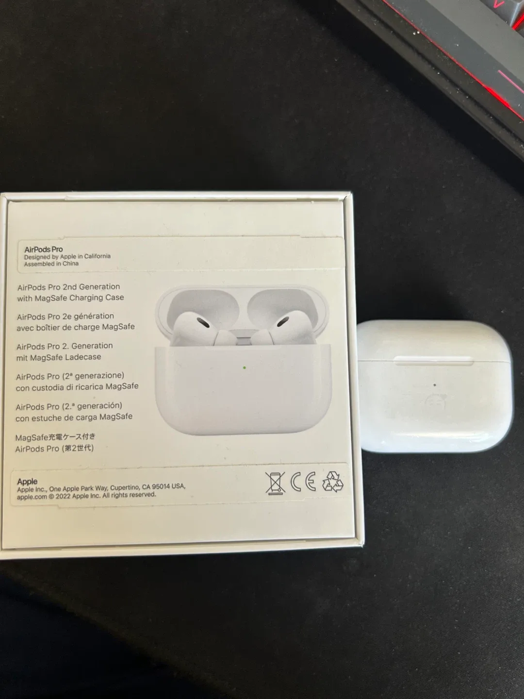 Apple AirPods Pro 2nd Generation - Like New image indicator(7)