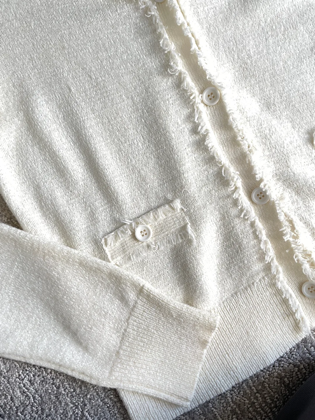 IEFIEL White Cardigan Size S/M image indicator(3)