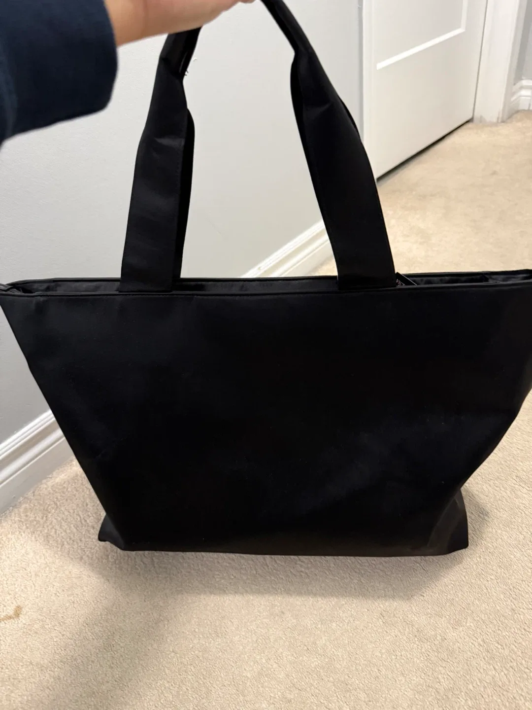 Victoria's Secret Black Tote Bag image indicator(2)