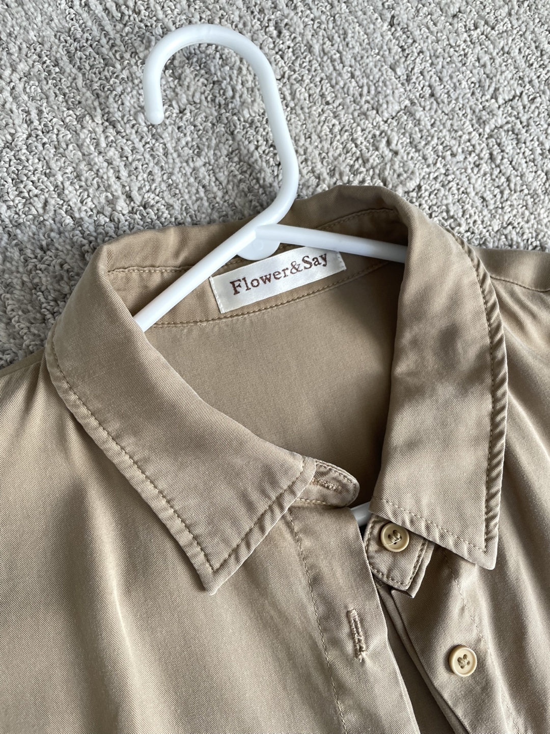 Flower & Say Beige Button-Down Shirt - photo 4