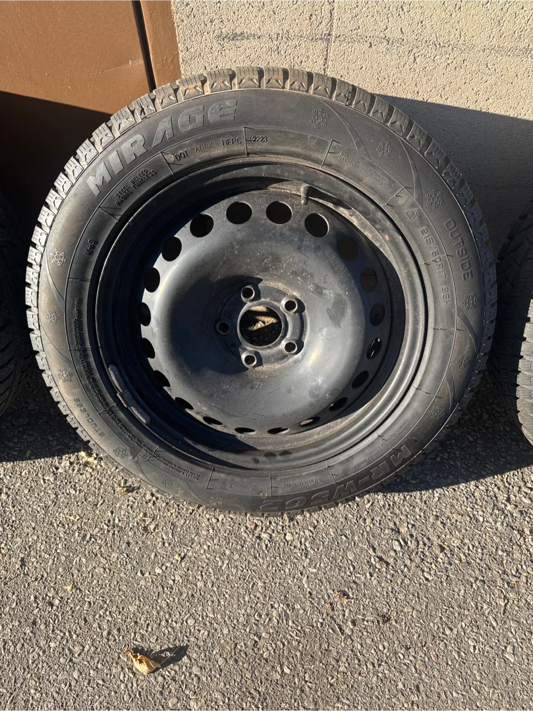 Set of 4 Mirage MR-W562 Winter Tires 215/60R17 image indicator(3)