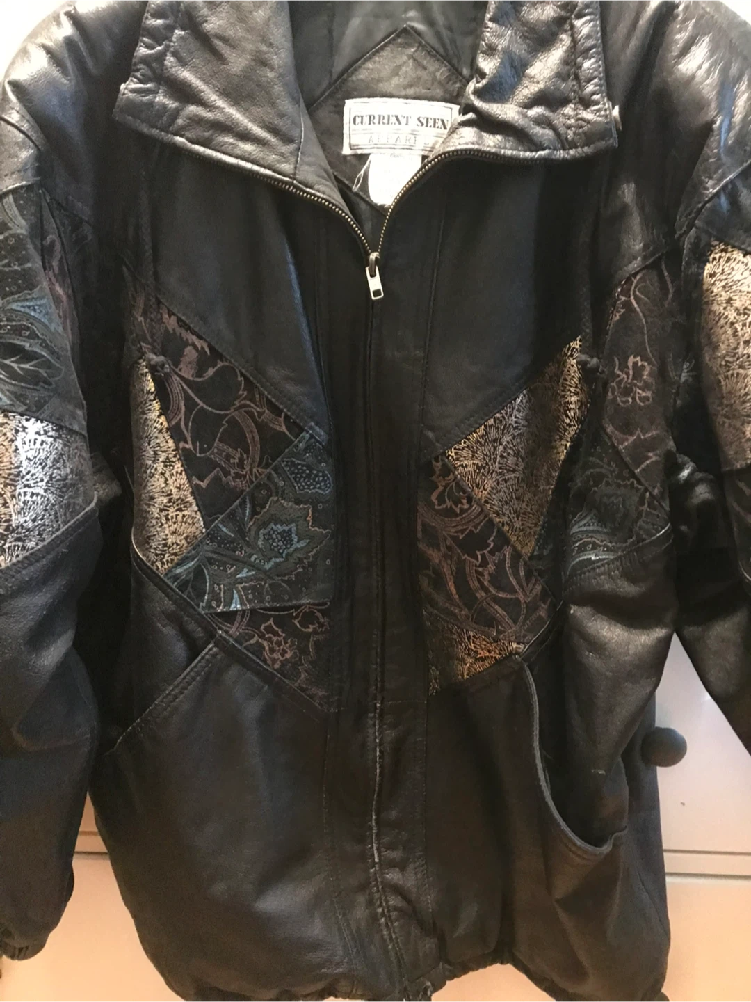 Vintage Women’s Leather Winter Jacket Size Medium $35 firm - photo 2