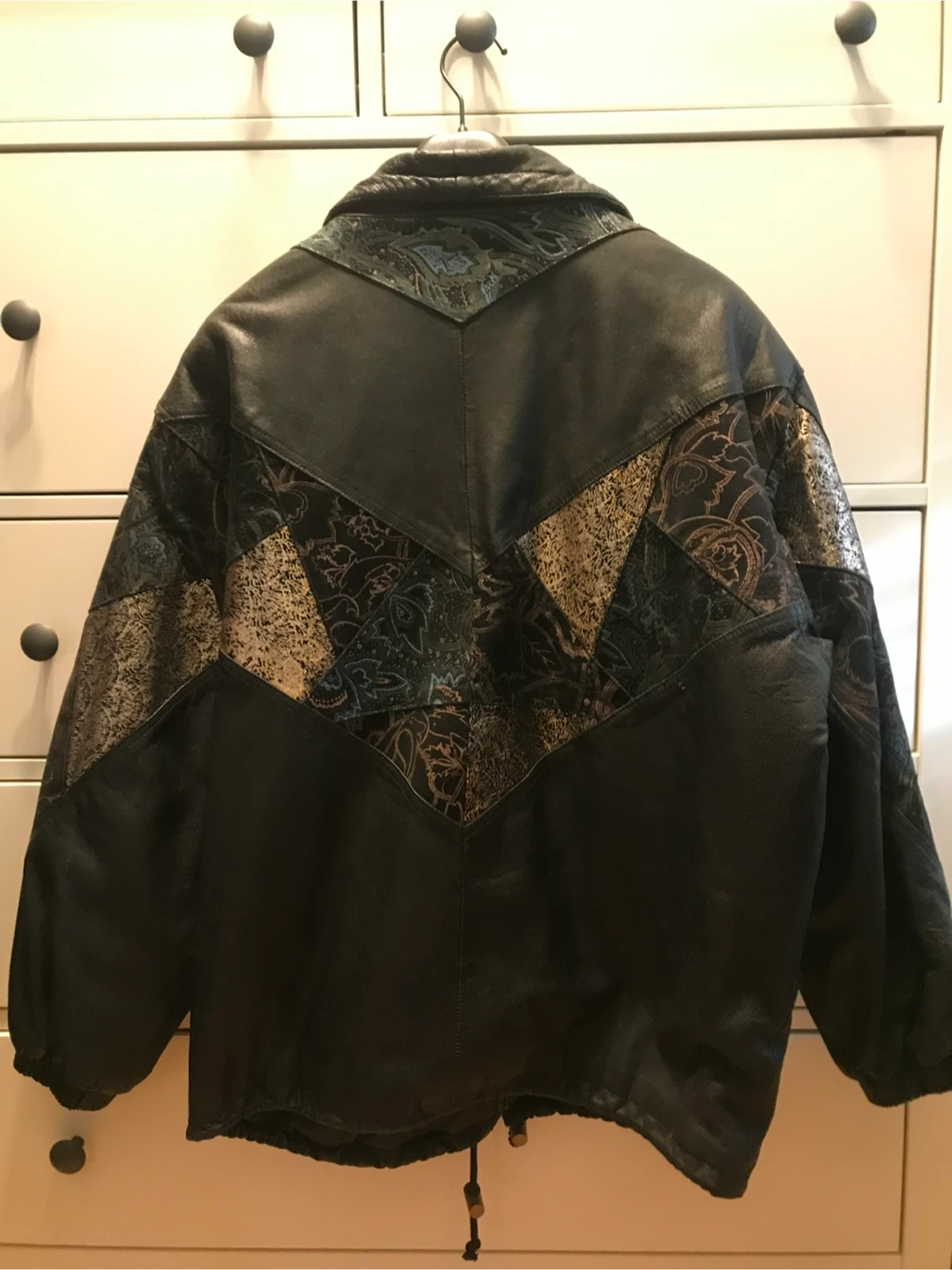 Vintage Women’s Leather Winter Jacket Size Medium $35 firm - photo 3