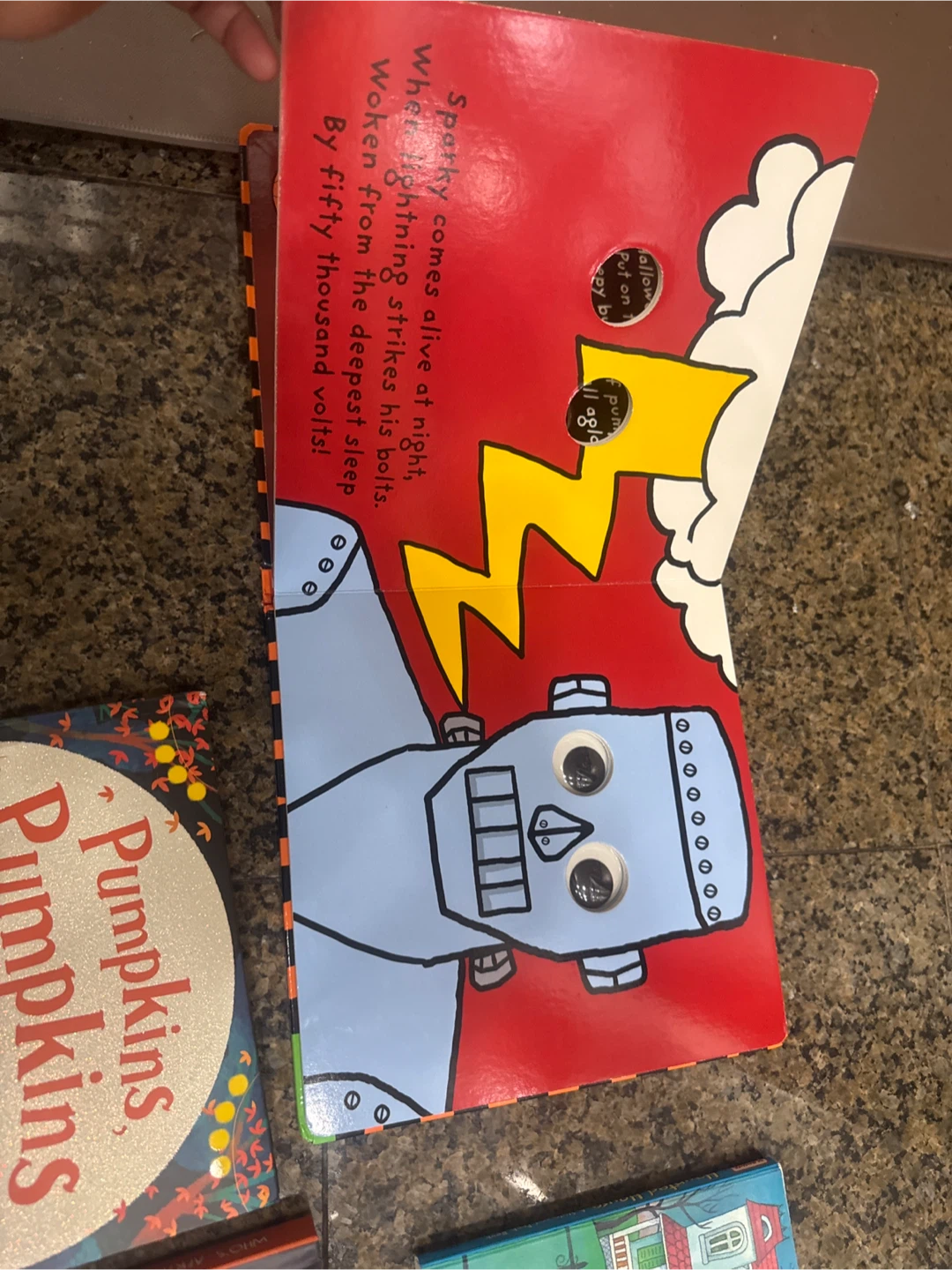 Halloween Kids Books Lot 🥕 - photo 2