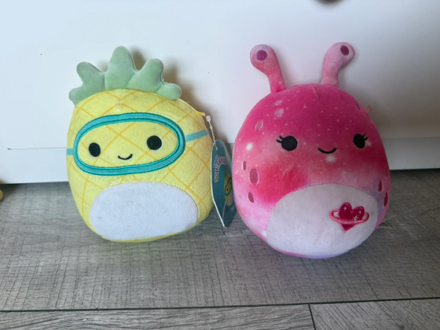 Squishmallows Pineapple & Pink Alien Plush - photo 2