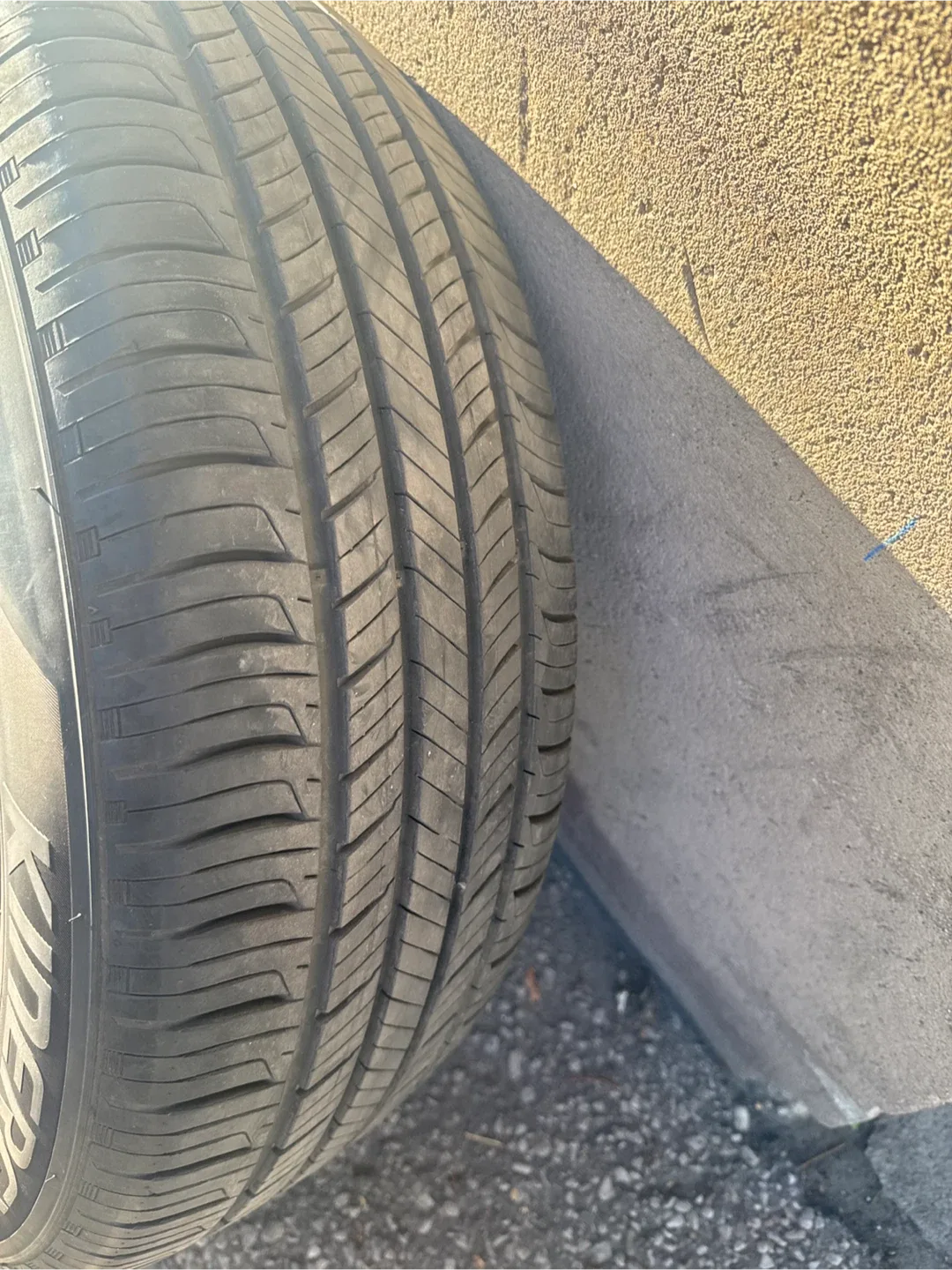 Honda Black Alloy Wheels with Hankook Kinergy GT Tires image indicator(6)