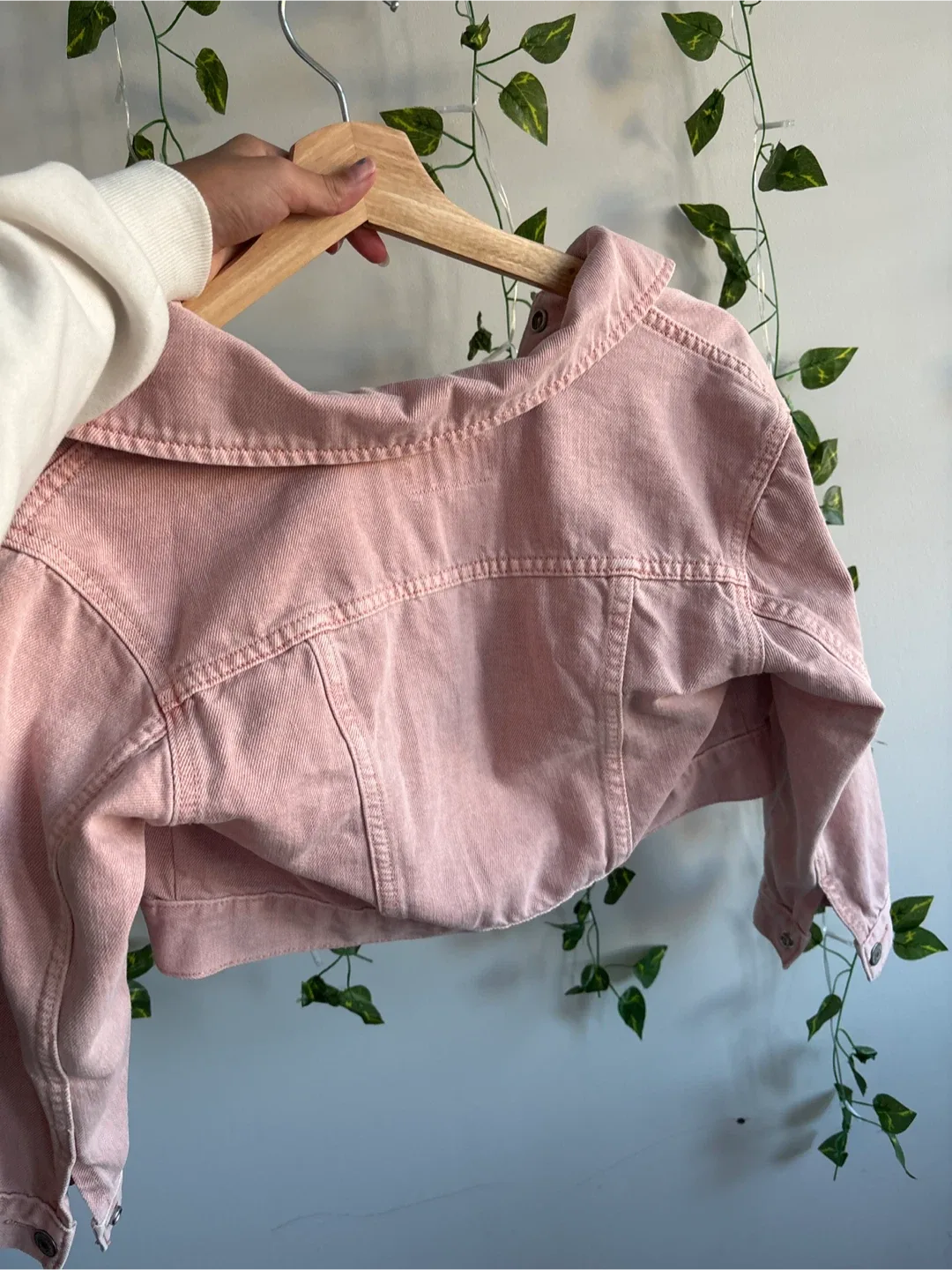 Pink denim jacket from Old Navy -size 6-7 image indicator(3)