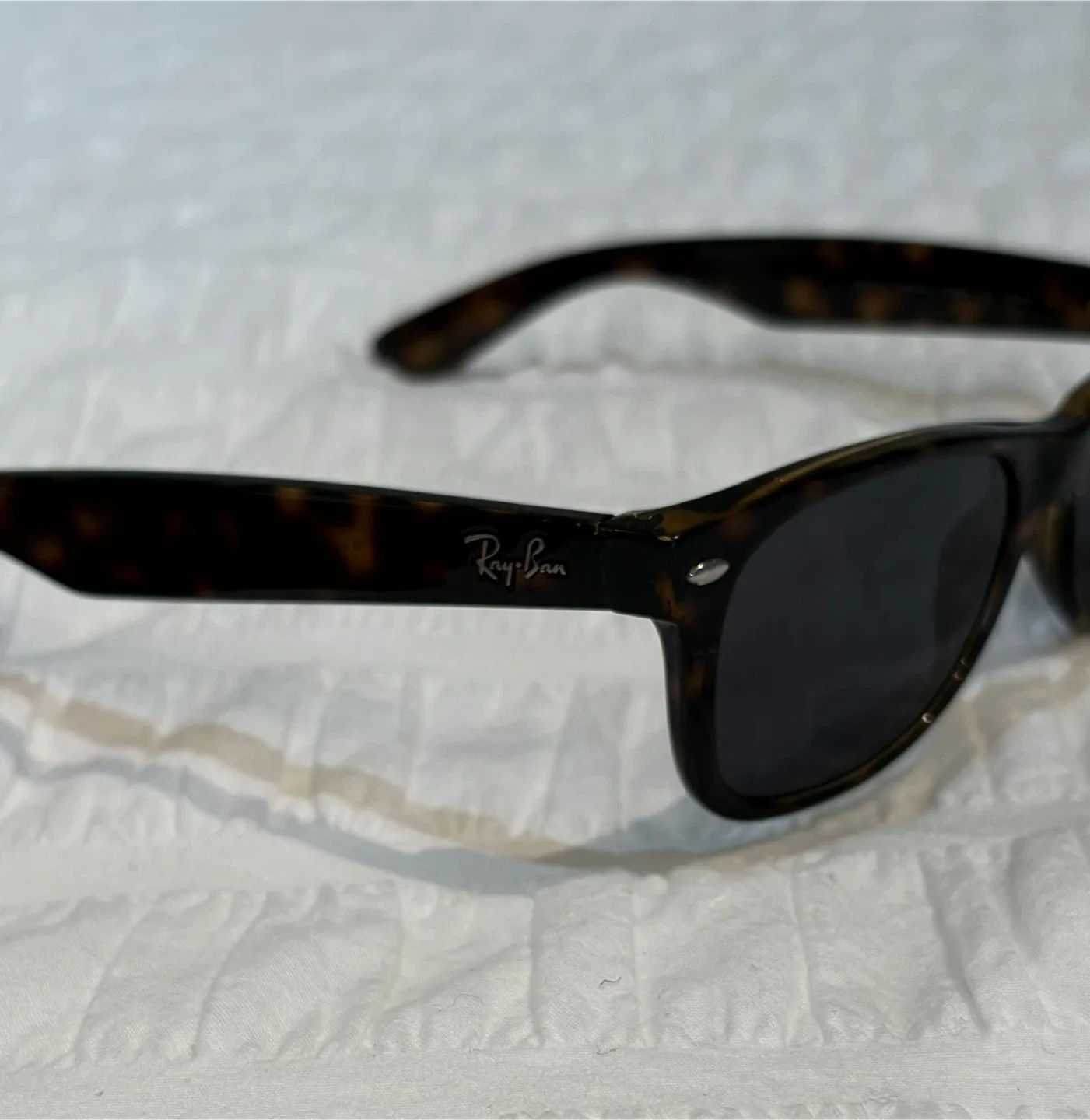 Ray-Ban Tortoise Sunglasses with Case image indicator(5)