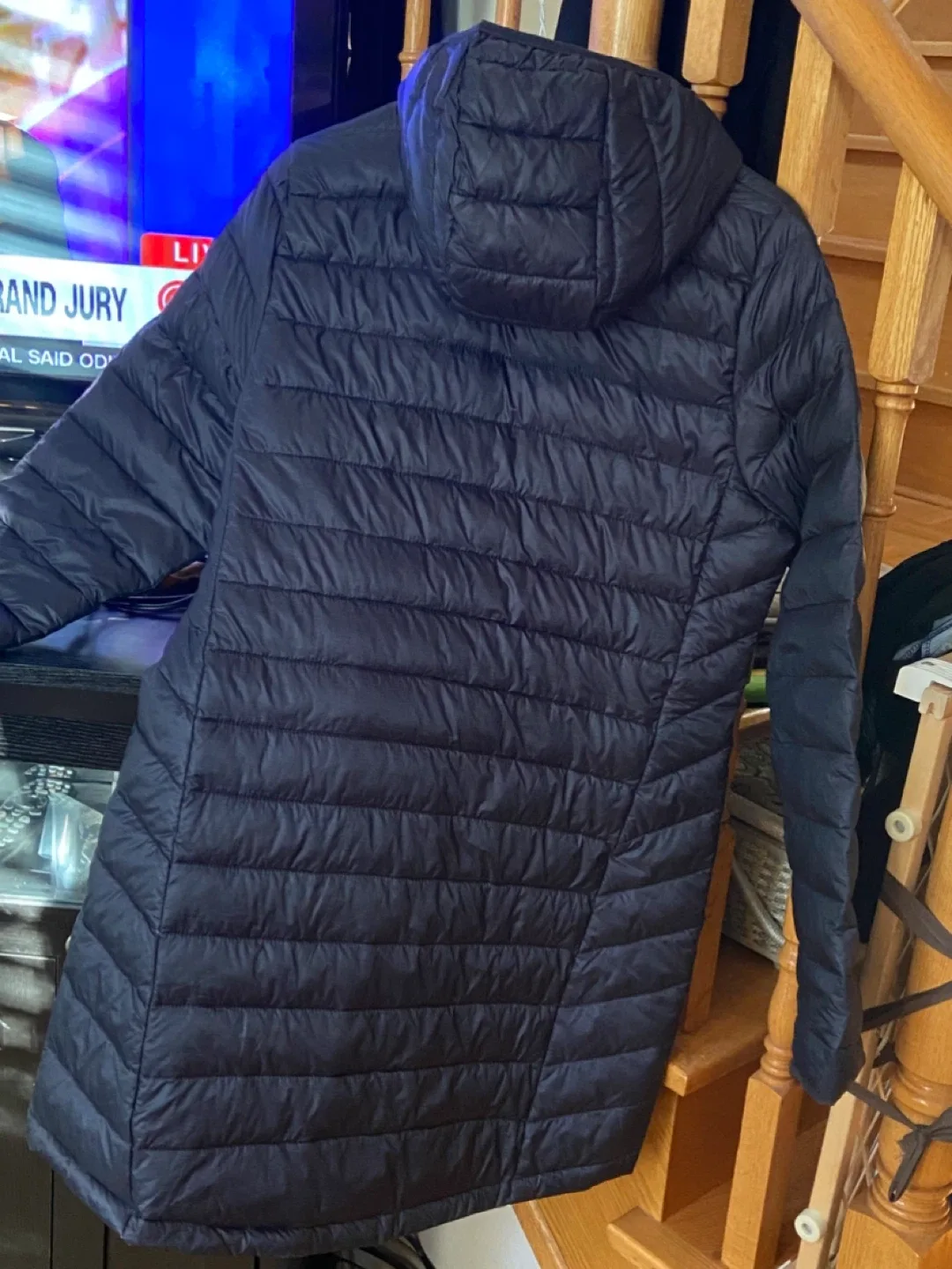 Wind River Black Puffer mid length Jacket Size M image indicator(2)