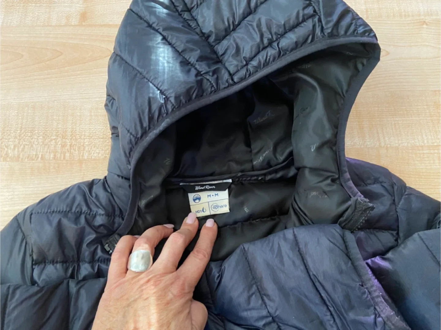 Wind River Black Puffer mid length Jacket Size M image indicator(3)