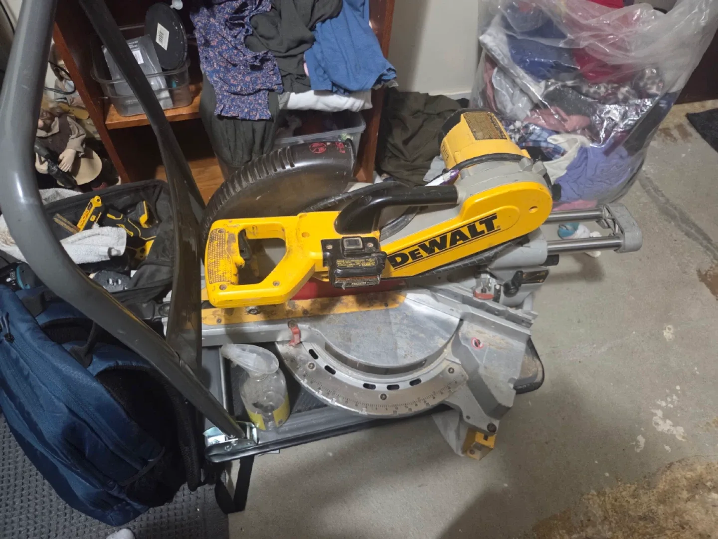 DeWalt Miter Saw & Power Tools image indicator(2)