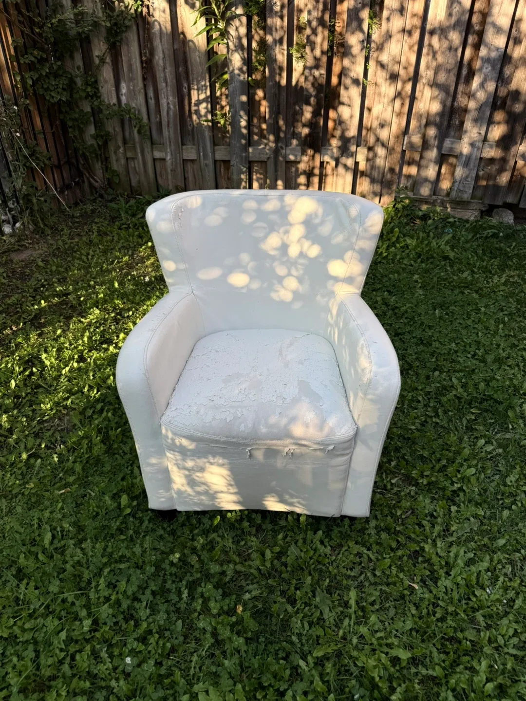 White Armchair - Fair Condition image indicator(6)