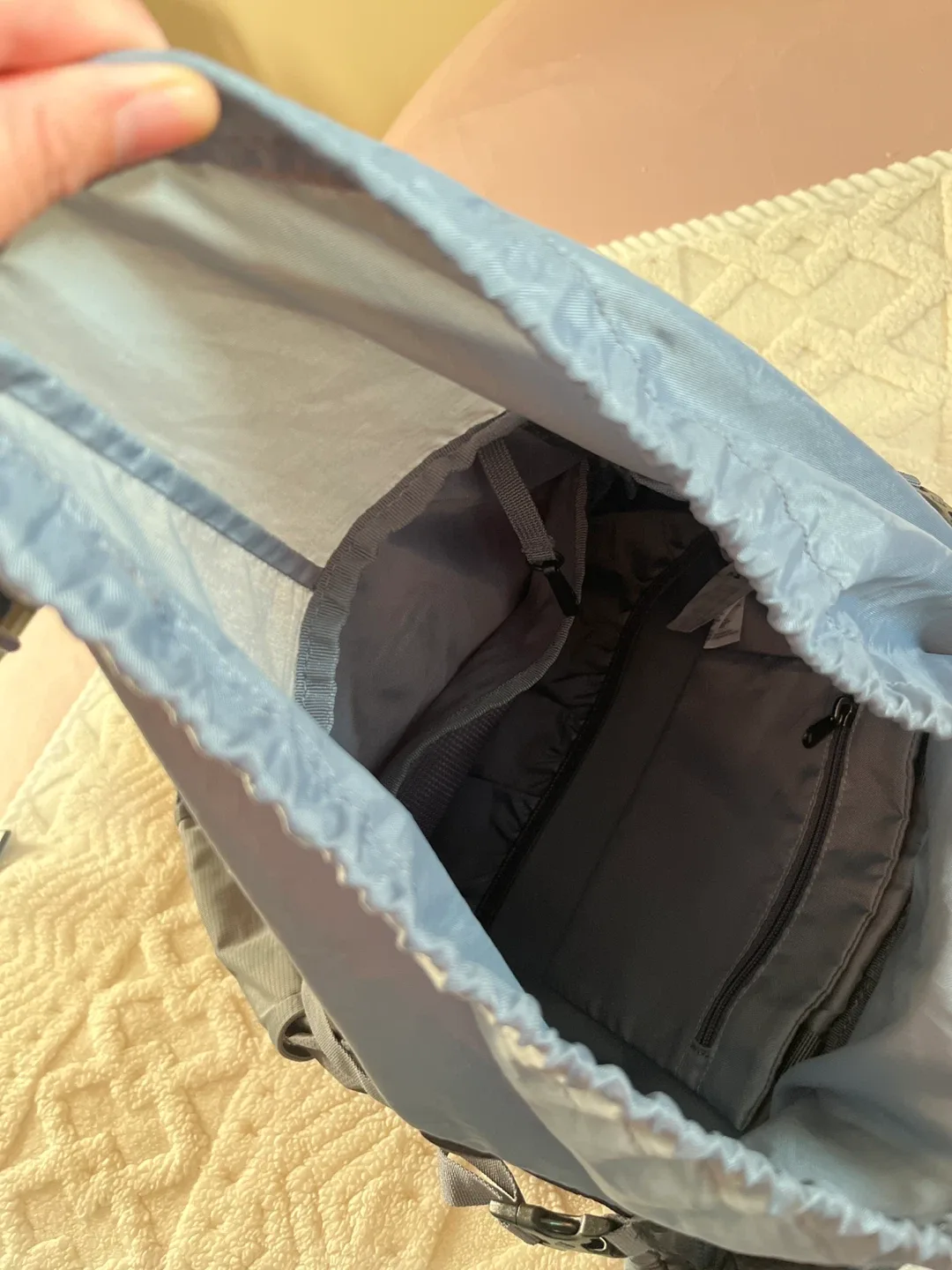 Columbia 38L Backpack - Black & Grey image indicator(2)