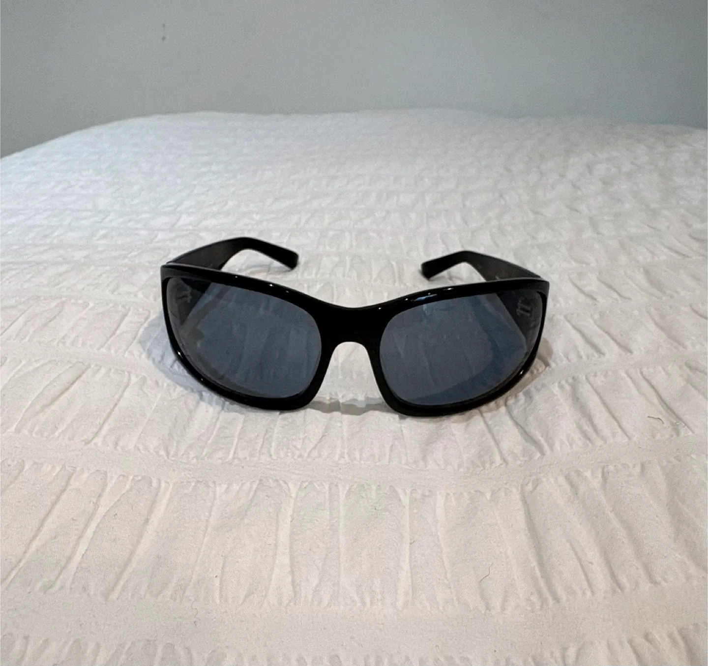 Miu Miu Sunglasses image indicator(2)