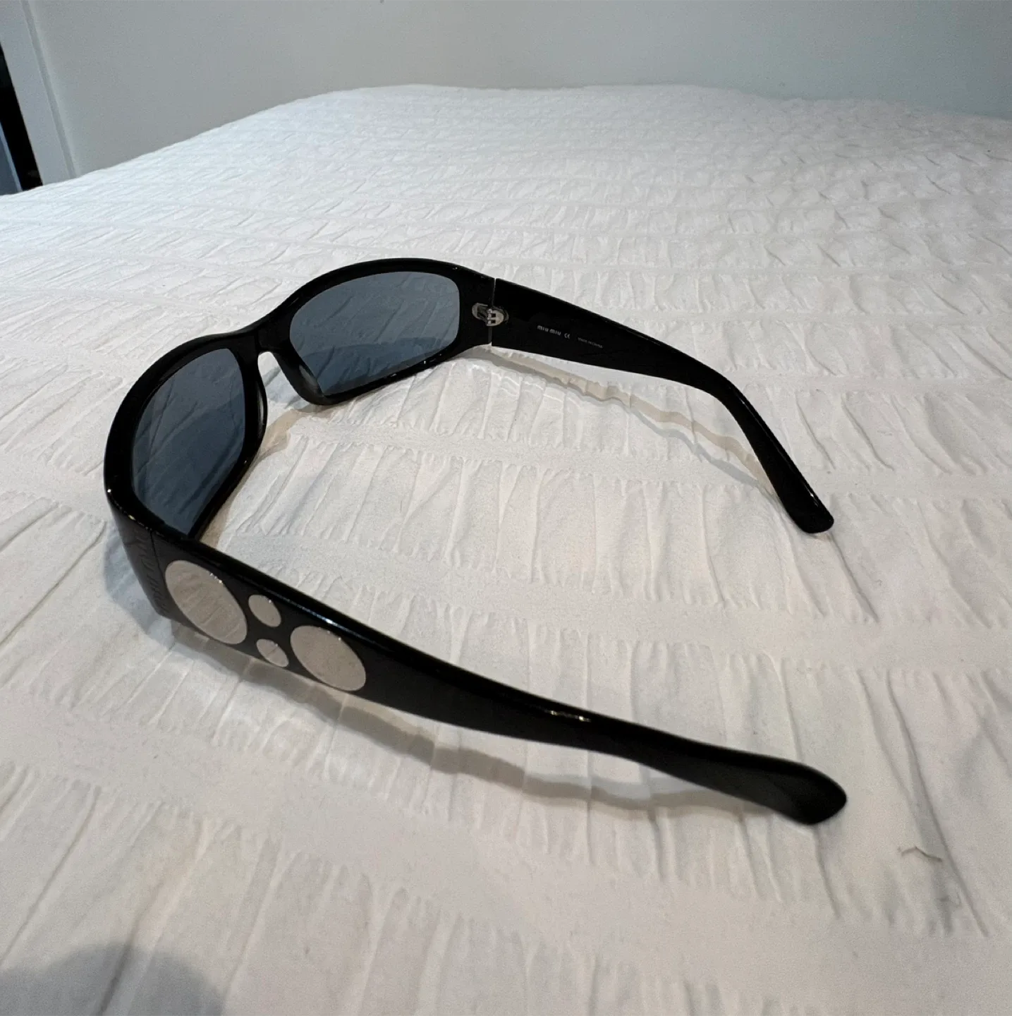 Miu Miu Sunglasses image indicator(3)