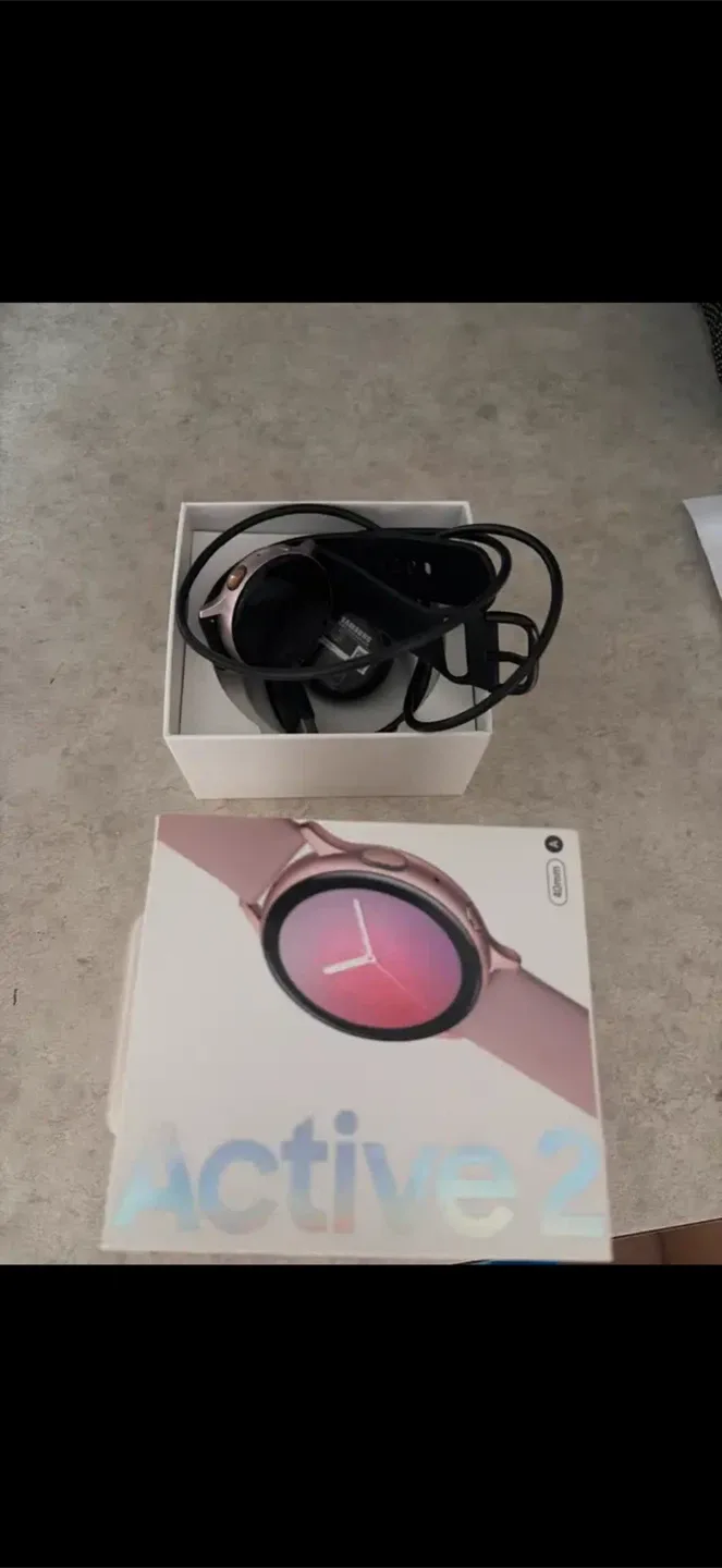 Samsung Galaxy Watch Active 2 40mm - Like New!