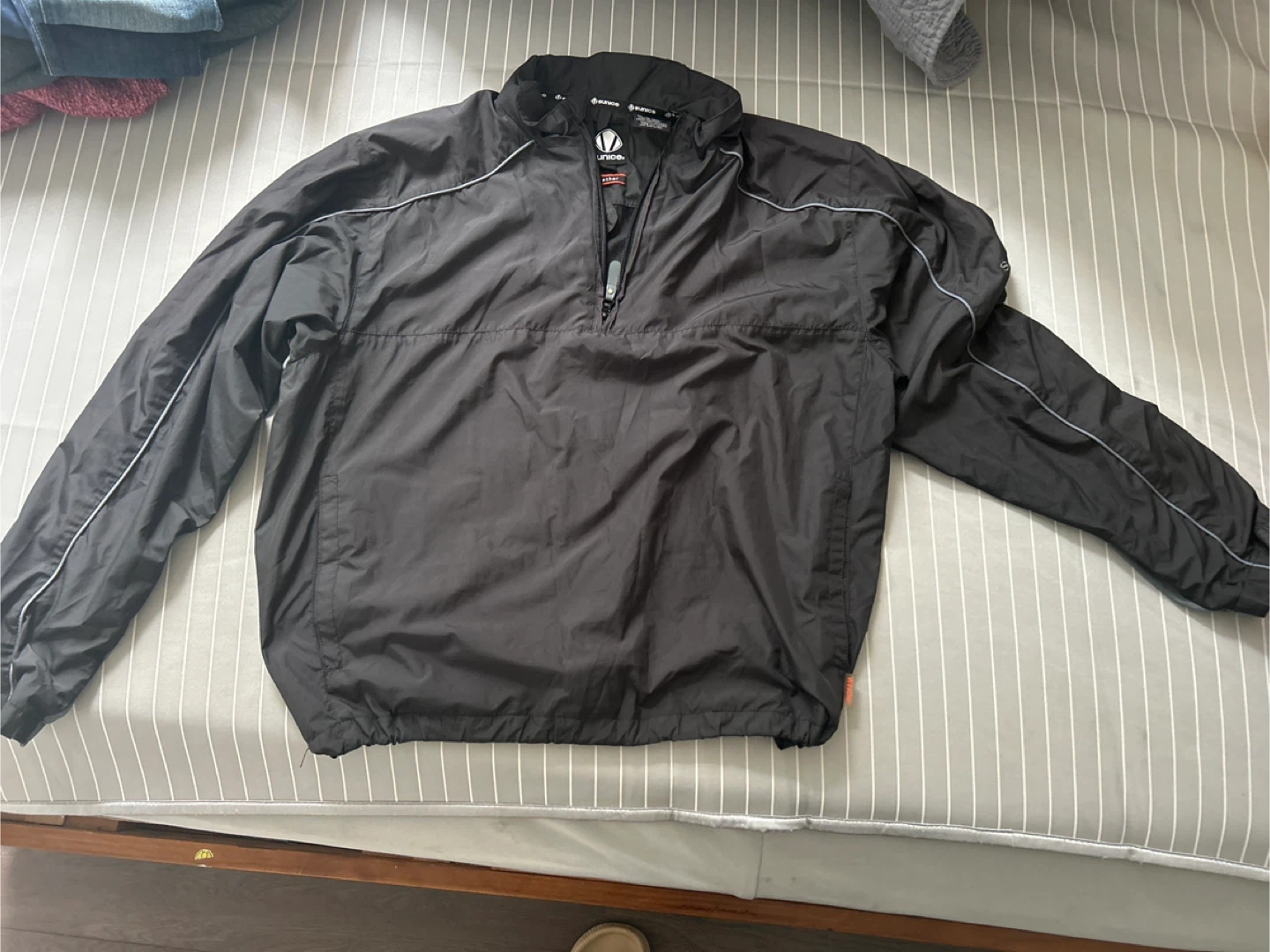 Aurisco Black Pullover Jacket