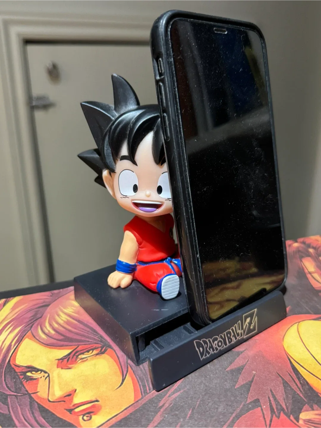 Dragon Ball Z Goku Phone Stand thumbnail